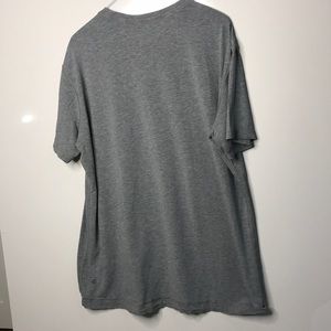 Lululemon Men’s Gray T-Shirt